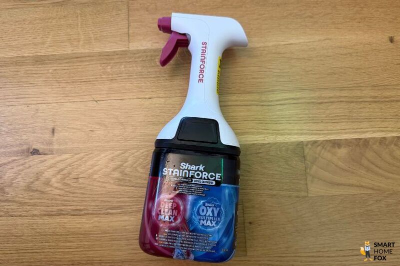 Die originale Shark Reinigungslösung für den Stainforce ist abgestimmt auf das Gerät und die Materialien.